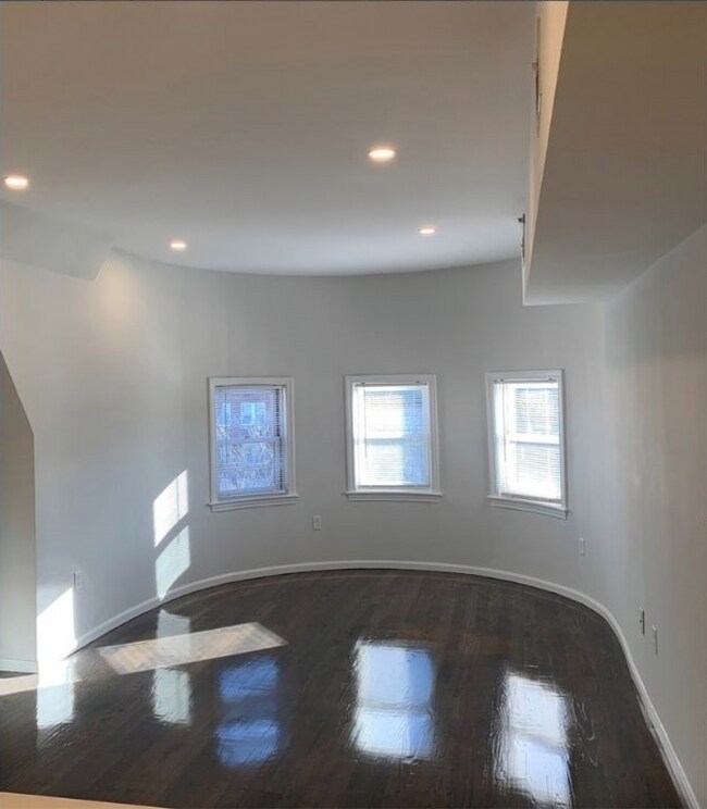 Foto del edificio - 1414 Beacon St