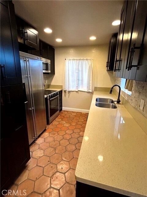 Foto del edificio - 32221 Alipaz St