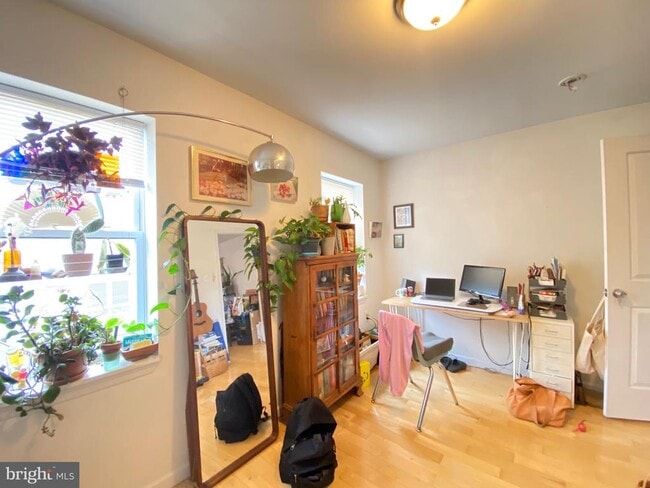 Building Photo - 2031 E Susquehanna Ave