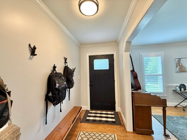 Foto del edificio - Stunning *4BD, 3BA North Raleigh Home on a...