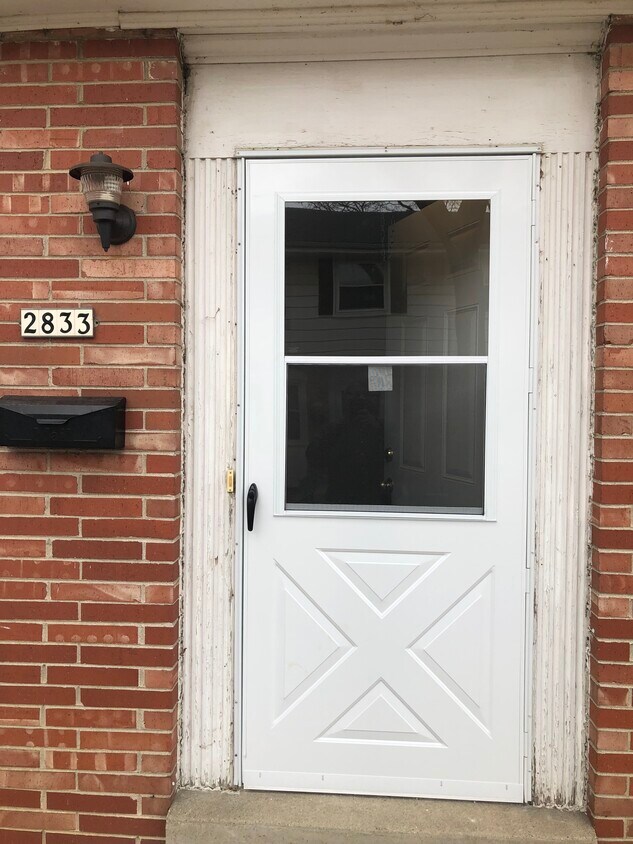 2833 E Grange Ave, Cudahy, WI 53110 Townhome Rentals in Cudahy WI