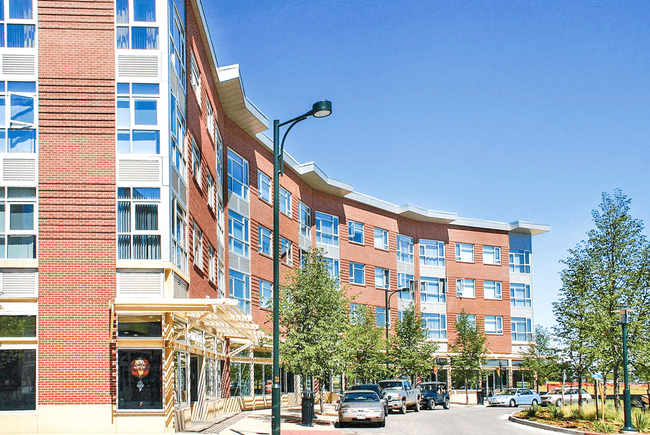 Building Photo - Crescent Flats Town Center