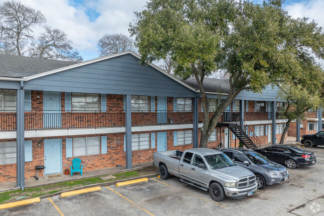Building Photo - French Quarter Apartments