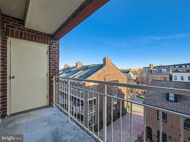 Building Photo - 960 Fell St