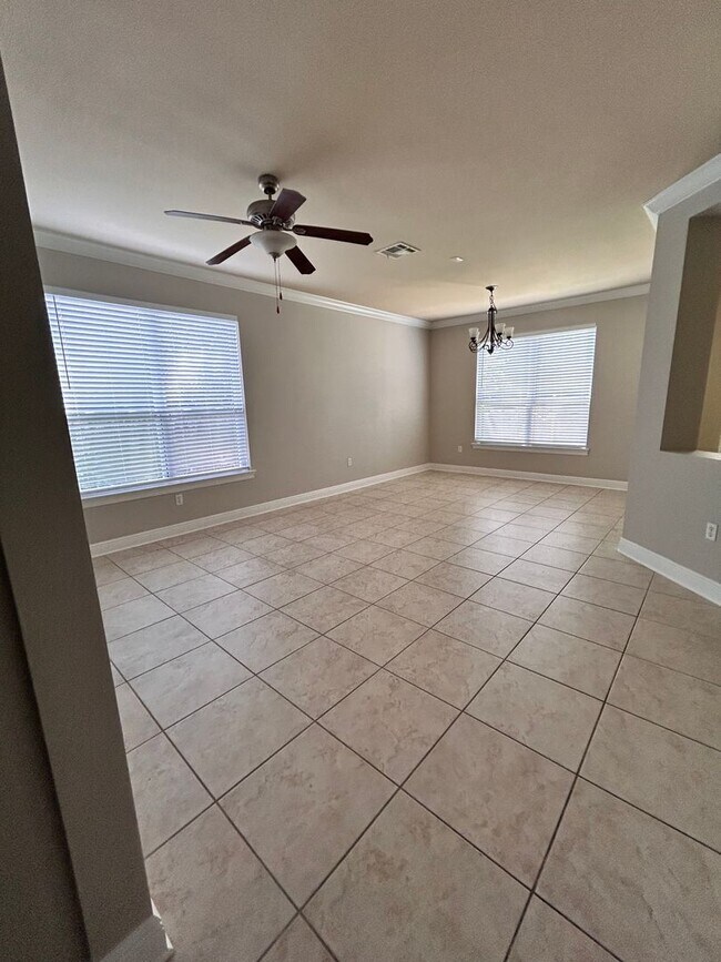 Foto del edificio - 5206 Lone Pine Ln