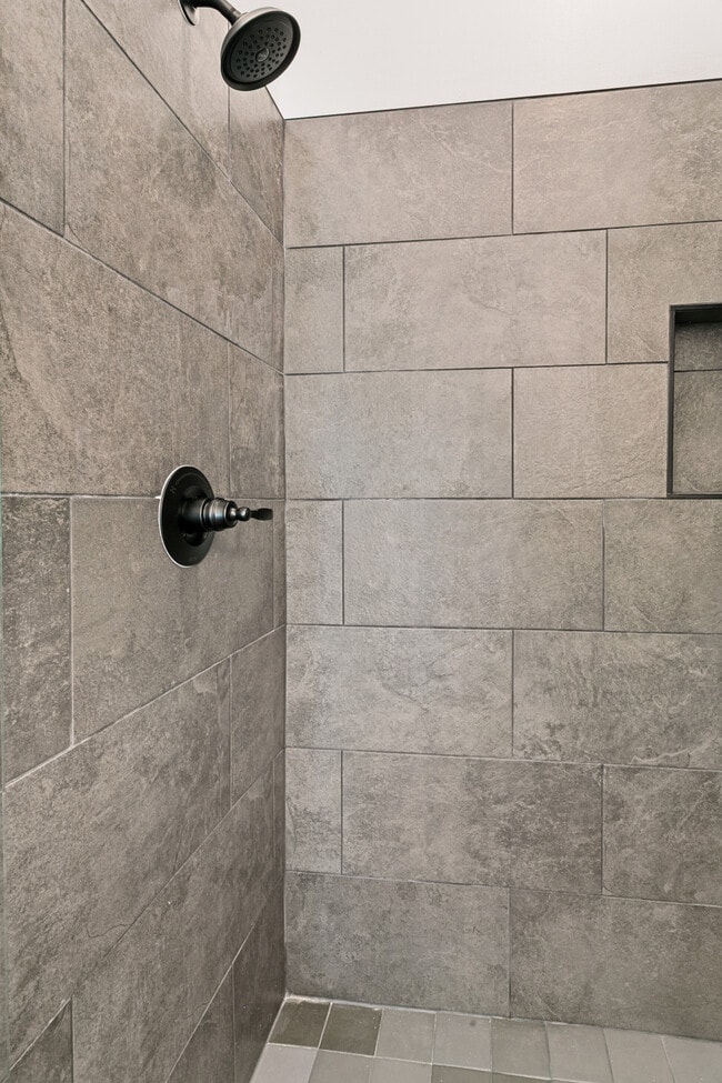 Master Shower - Trail Creek Village