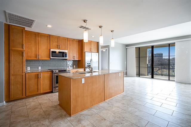Foto del edificio - 2401 W 7th St