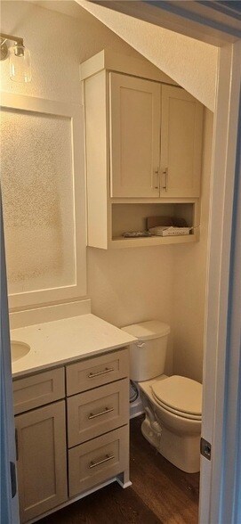 Foto del edificio - 832 Dockery Ln