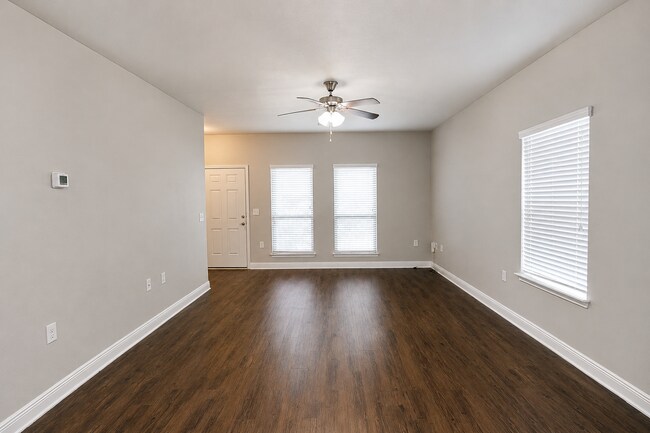 Building Photo - Spacious Pace Home Featuring 4 Bedrooms, 3.5 Baths, Two Living Areas & First-Floor Primary Suite ...