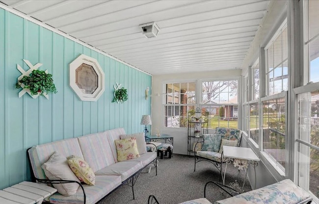 Building Photo - 455B Portsmouth Dr