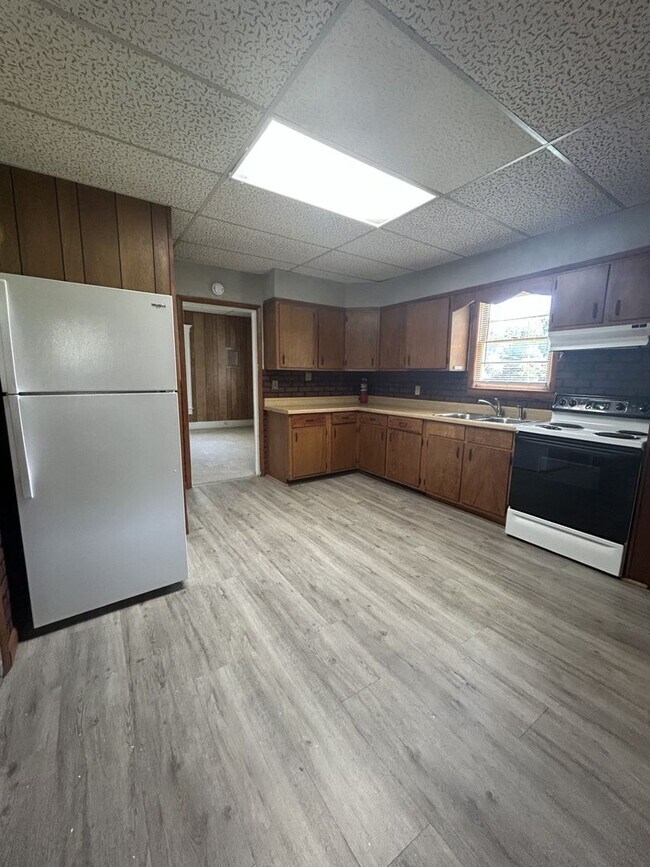 Foto del edificio - Cute 1 BR/1 BA House - Corner Lot & Off-Street Parking!