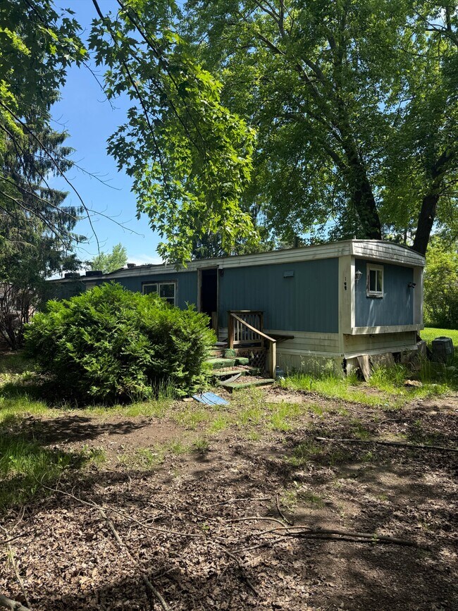 Foto del edificio - 1404 Rumbaugh Ln