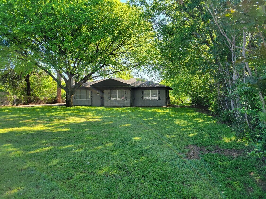 Foto principal - 3159 Southlake Park Rd