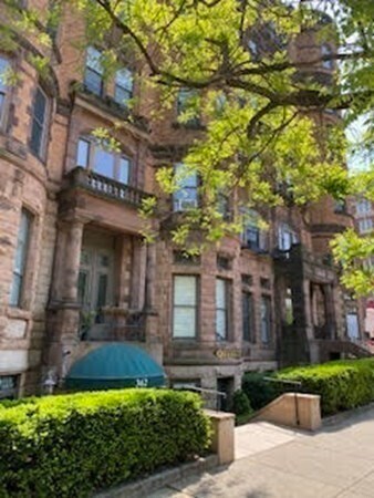 Primary Photo - 362 Commonwealth Ave