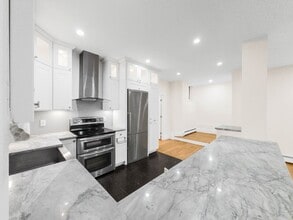 Building Photo - 73 Perkins St