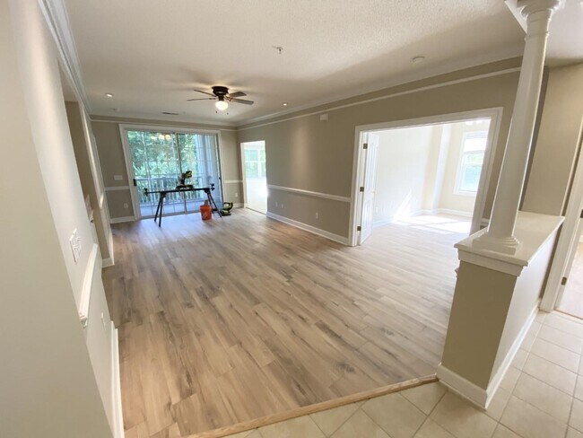 Foto del edificio - 5650 Barefoot Resort Bridge Rd