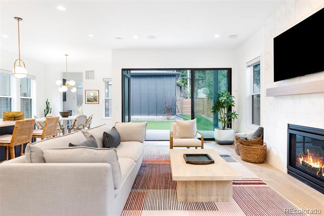 Foto del edificio - 909 Madison St