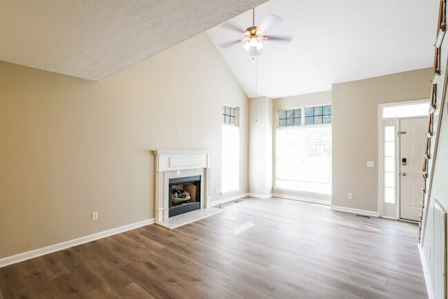 Foto del edificio - 131 Braxton Ln E