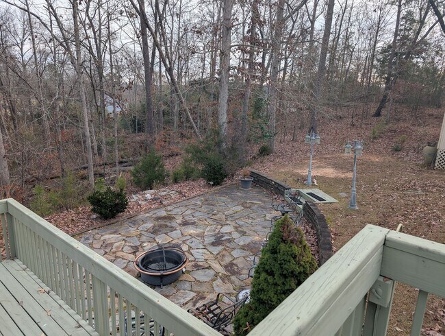 Foto del edificio - 1019 Riser Rd