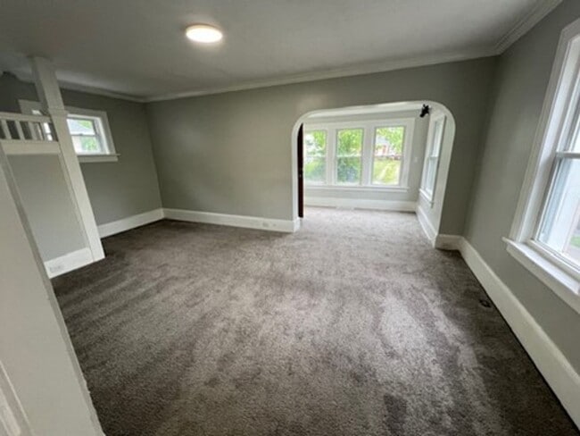 Building Photo - Charming 3 bedroom house