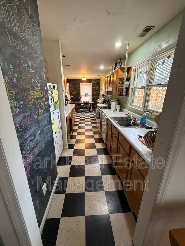 Photo - 505 N Greensboro St Apartment