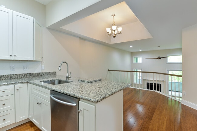 Building Photo - 4201 Claremont Ct
