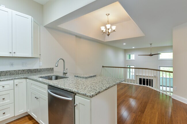 Foto del edificio - 4201 Claremont Ct