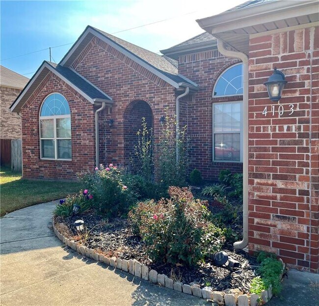 Foto del edificio - 4103 SW Brownstone Ave