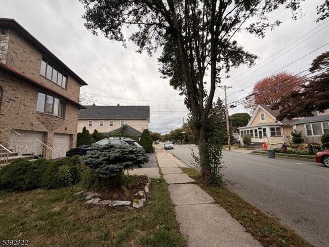 Building Photo - 29 La Salle Ave