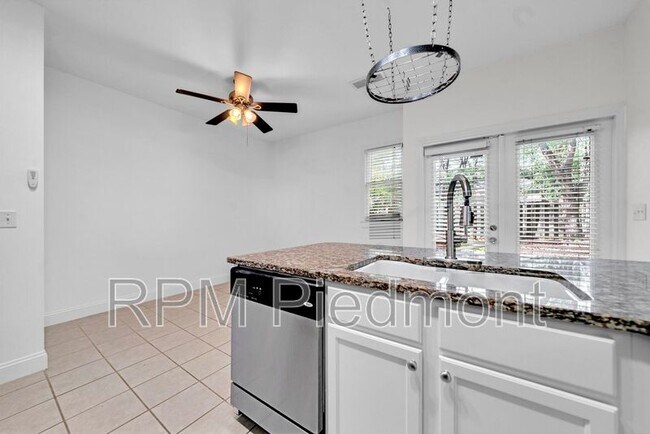 Foto del edificio - 316 Logan St SE