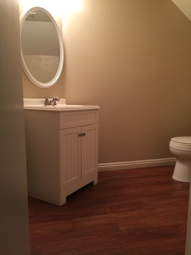 Downstair 1/4 Bath - 10676 Walnut St