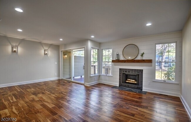 Building Photo - 73 Stone Run Rd