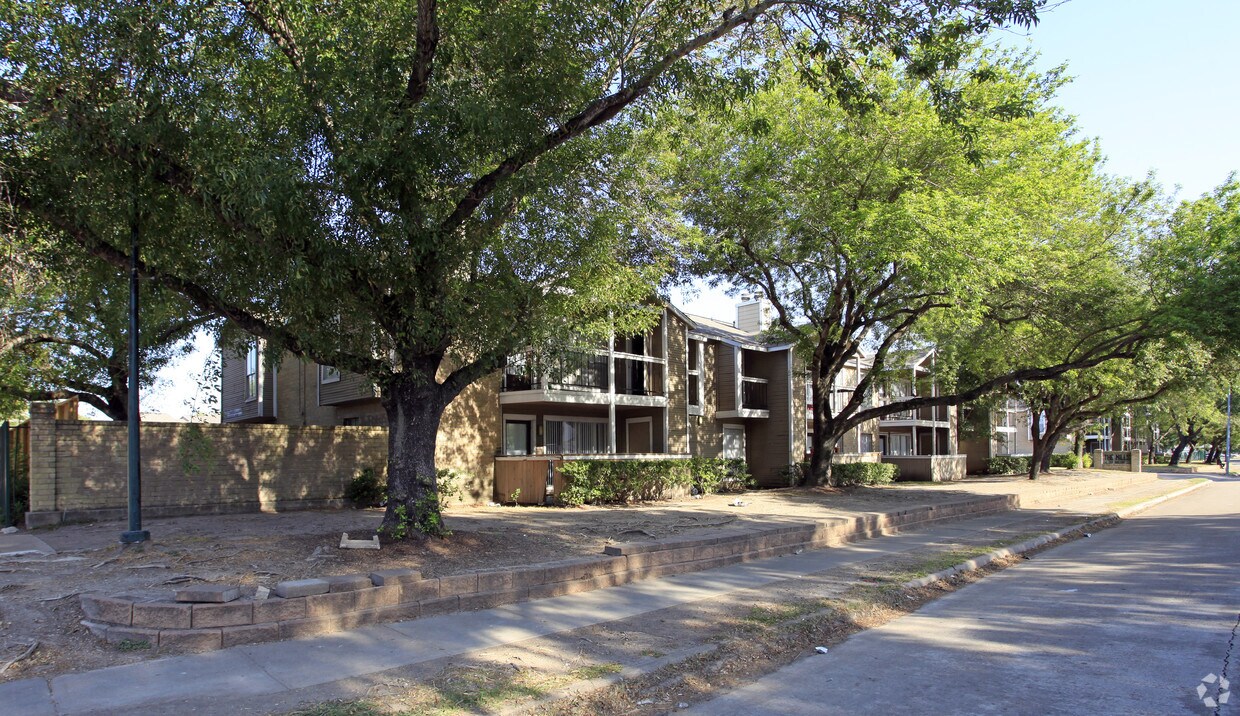 Reserve at Westwood 10225 St Houston, TX Apartments for