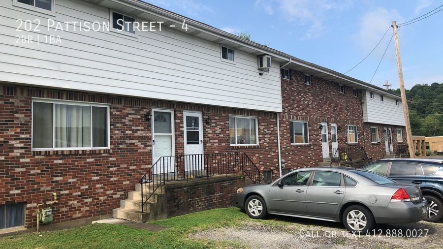 Primary Photo - 2 bedroom 1.5 bath Townhome Evans City!
