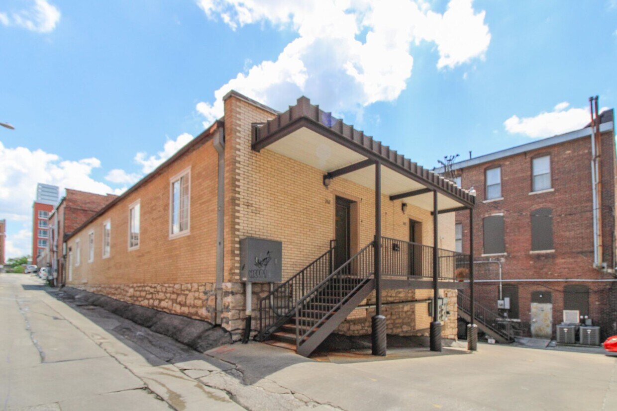 Primary Photo - 10 N 10th St