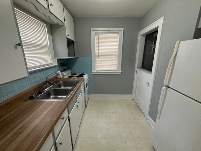 Foto del edificio - 2538 Tiffin St