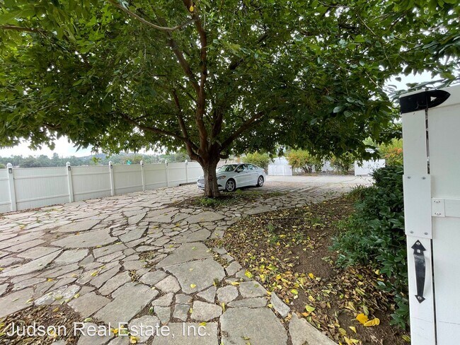 Foto del edificio - 2 br, 1 bath House - 3031 Dye Road