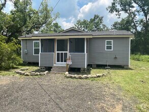 Building Photo - 48 E Peeler Ave
