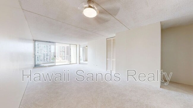 Building Photo - 469 Ena Rd