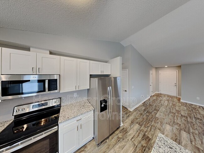 Building Photo - 200 Cedar Ridge Cir