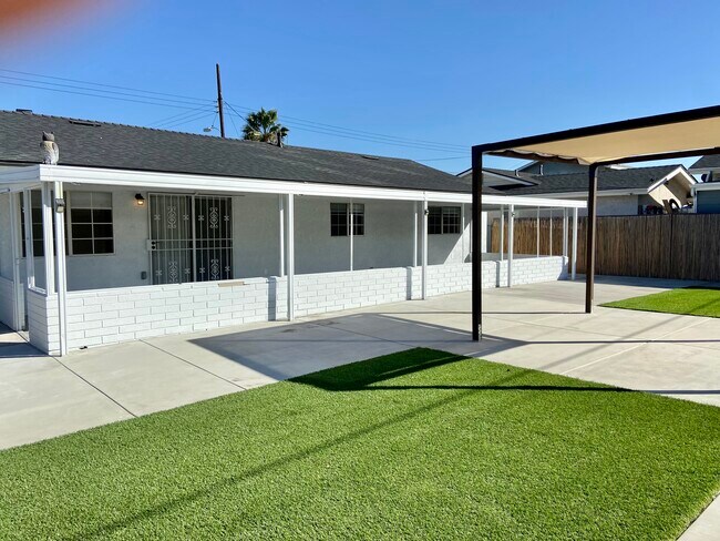 Back yard excellent for entertaining! - 1432 Transite Ave