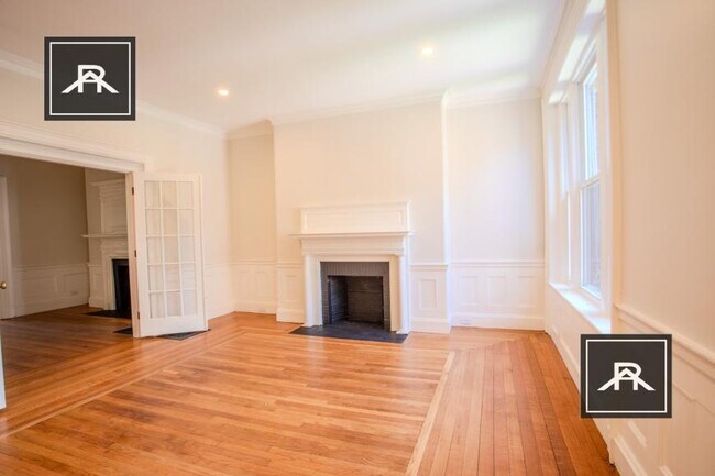 Foto del edificio - 4 bedroom in Brookline MA 02445