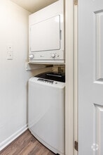 1 BR, 1 BA - 570 SF - Park Place Apartments