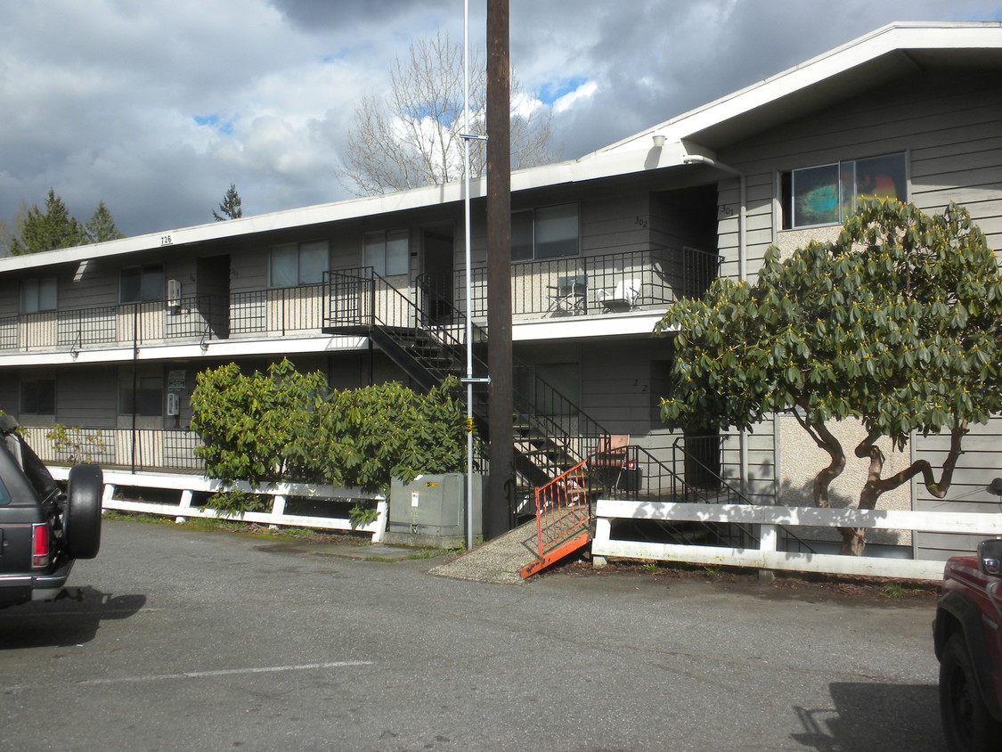 Primary Photo - 726 Ave C E