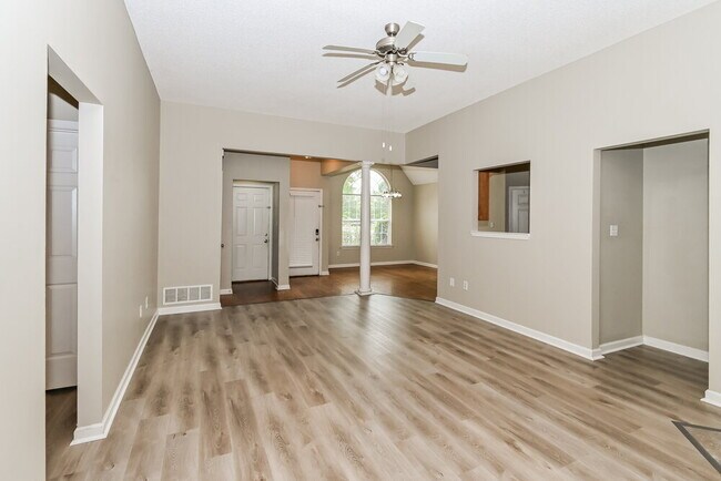 Building Photo - 916 Keebler Cove