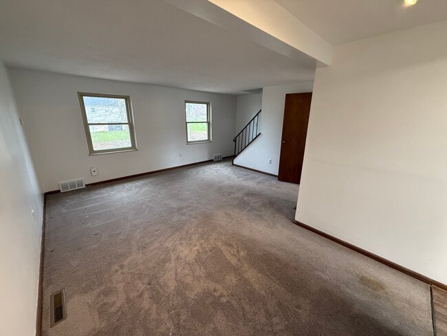 Foto del edificio - 108 Roberts Dr