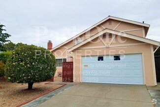 Building Photo - 2119 Norse Dr