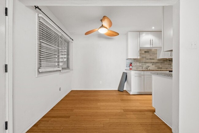 Building Photo - 505 W 7th St