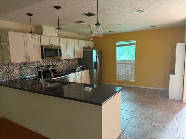 Building Photo - 7107 Briarfield Dr
