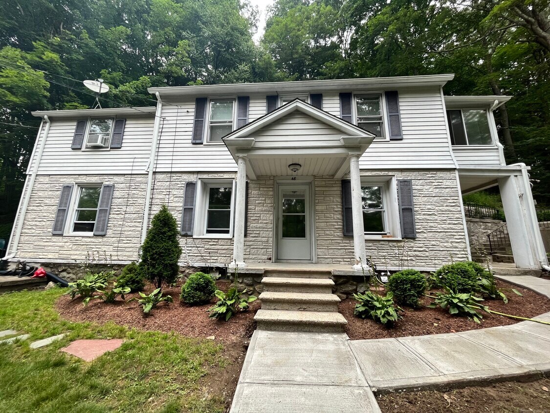 Primary Photo - 48 Steinmann Ave